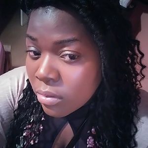 Meet your Posher, Lucinda